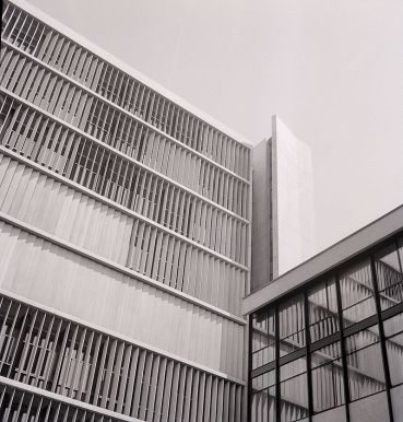 Uffici Olivetti a Milano, 1952-1954 (foto di paolo Monti - Fondazione BEIC)